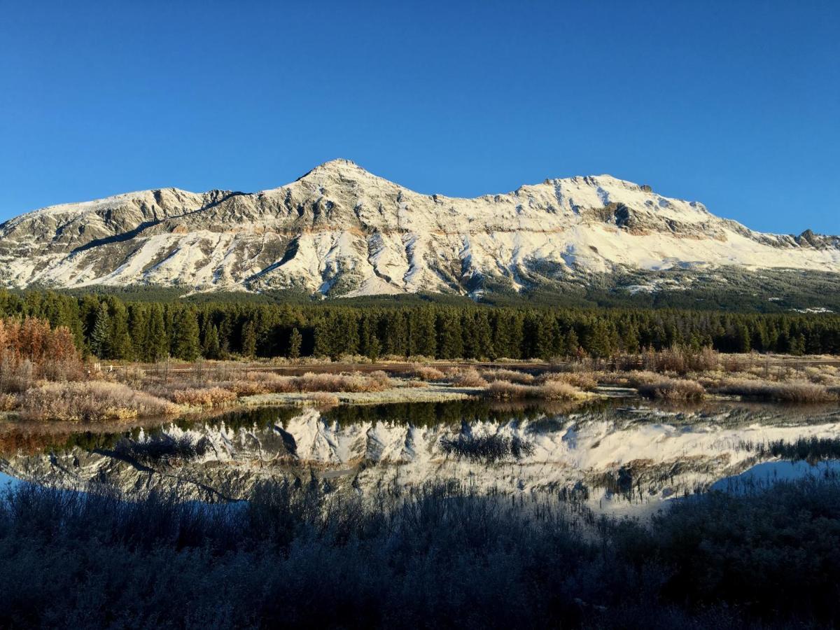 Summit Mountain Lodge And Steakhouse East Glacier Park Village Bagian luar foto