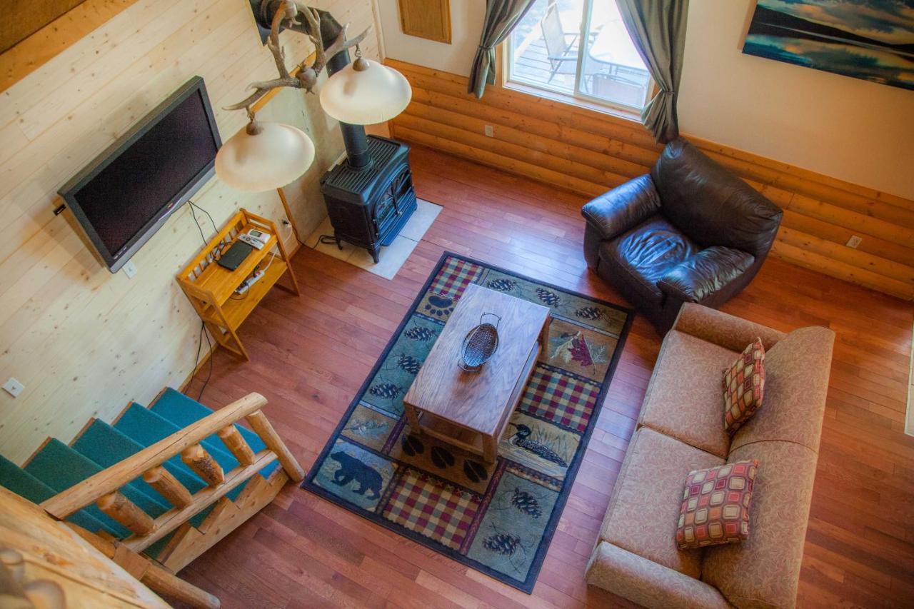 Summit Mountain Lodge And Steakhouse East Glacier Park Village Bagian luar foto