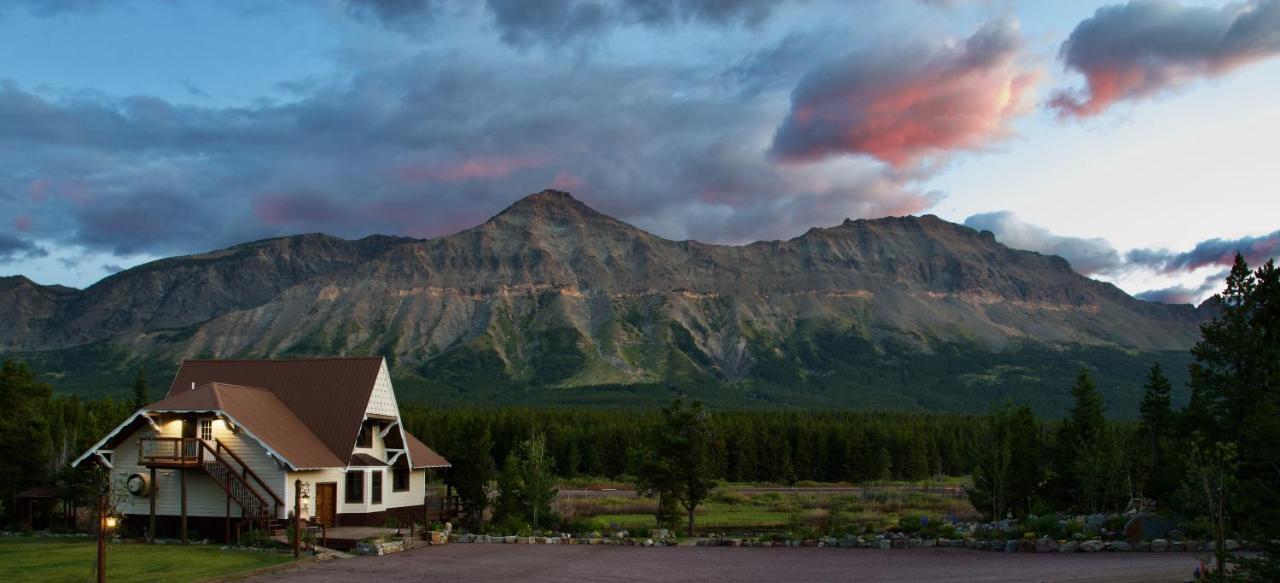 Summit Mountain Lodge And Steakhouse East Glacier Park Village Bagian luar foto