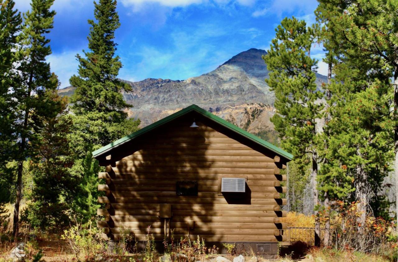 Summit Mountain Lodge And Steakhouse East Glacier Park Village Bagian luar foto