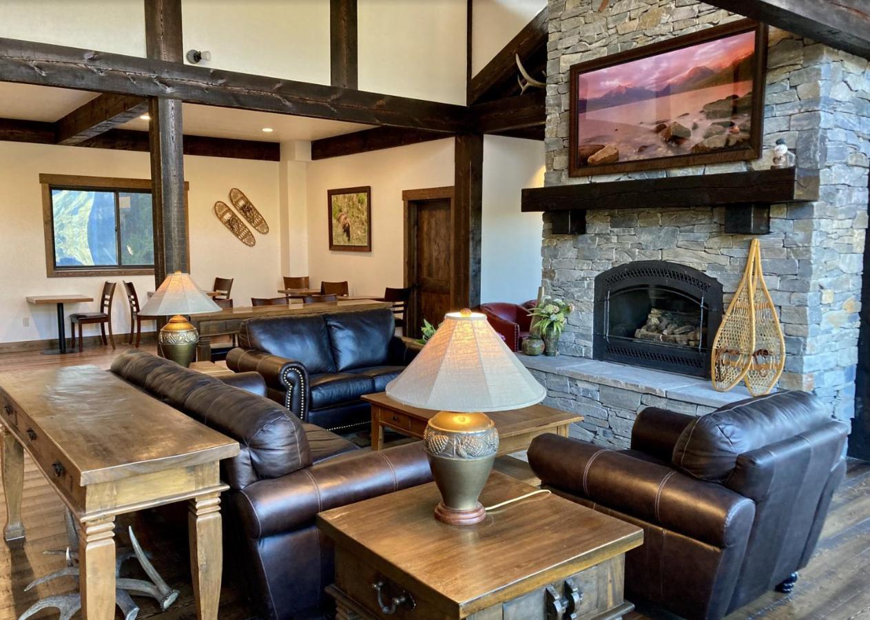 Summit Mountain Lodge And Steakhouse East Glacier Park Village Bagian luar foto