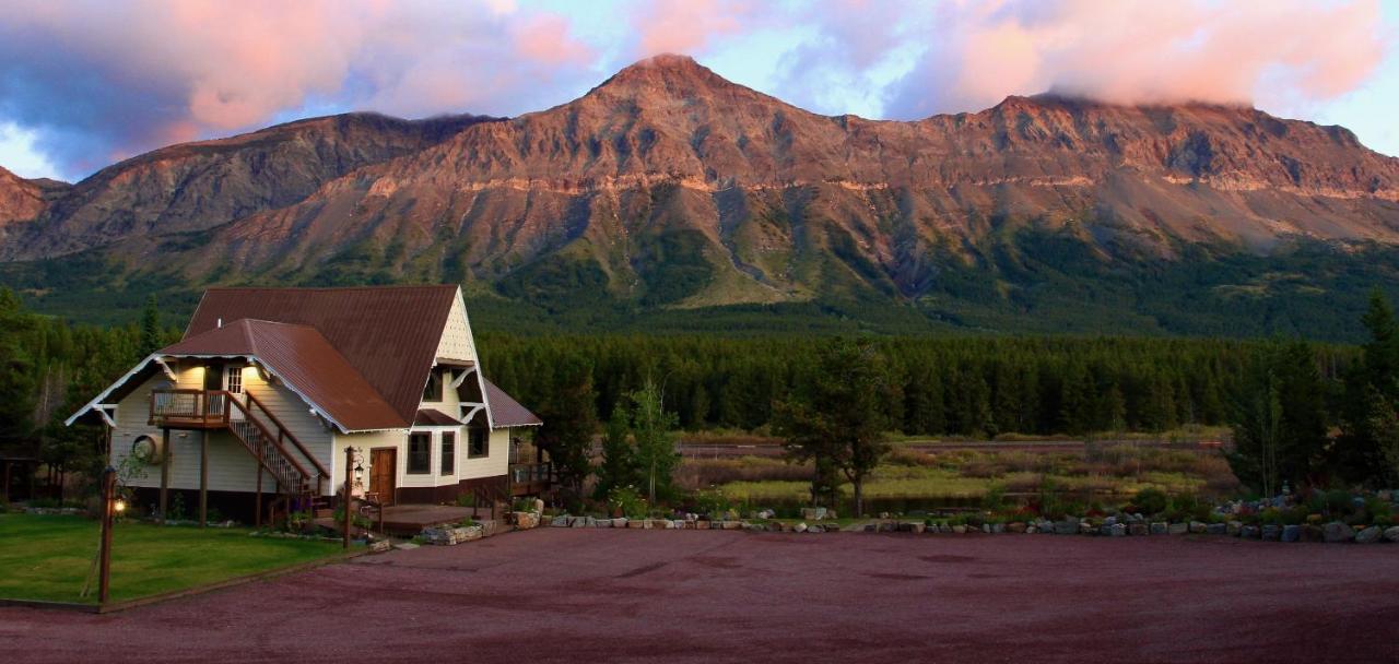 Summit Mountain Lodge And Steakhouse East Glacier Park Village Bagian luar foto