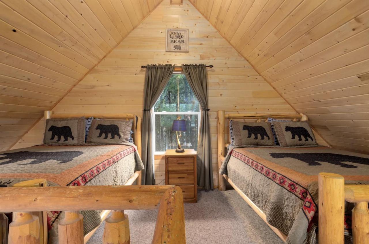 Summit Mountain Lodge And Steakhouse East Glacier Park Village Bagian luar foto