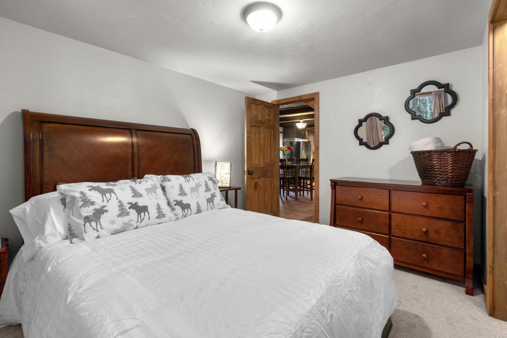 Summit Mountain Lodge And Steakhouse East Glacier Park Village Bagian luar foto