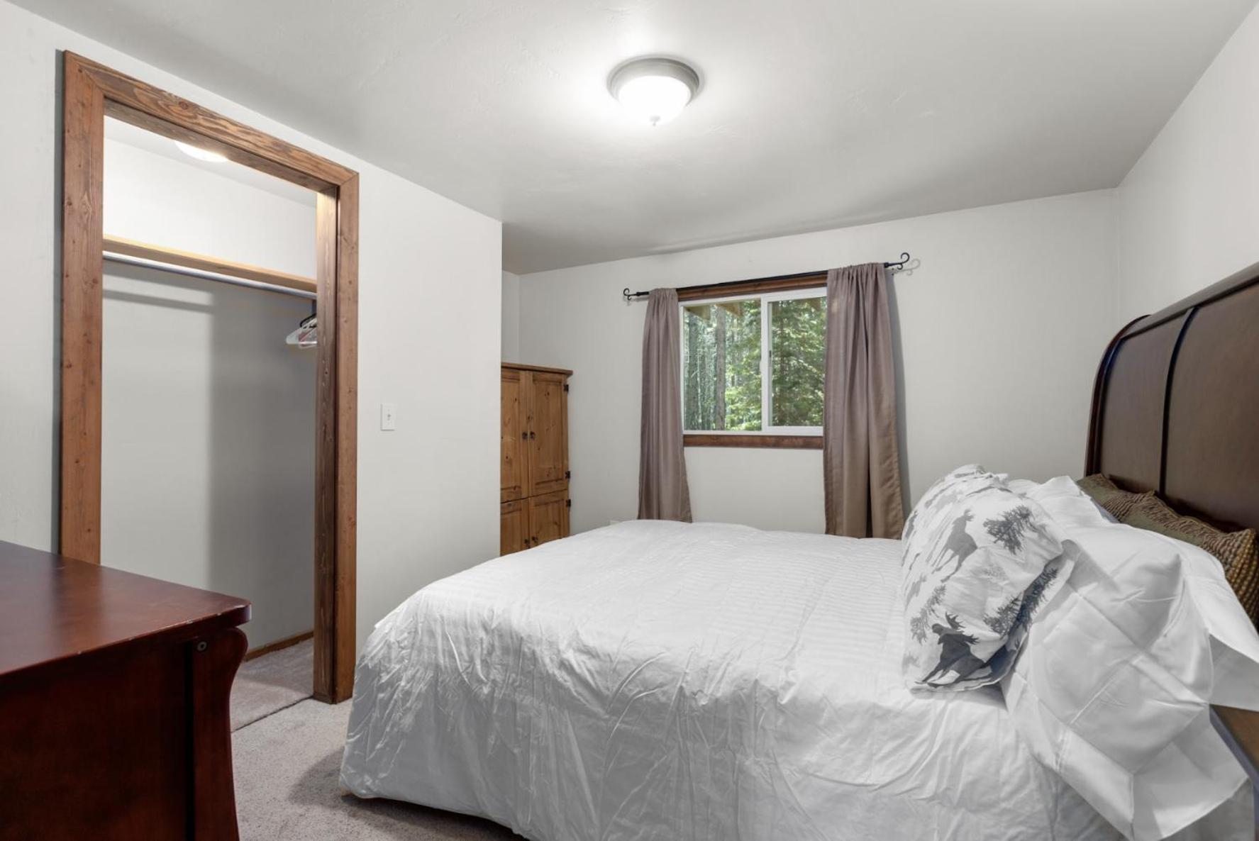 Summit Mountain Lodge And Steakhouse East Glacier Park Village Bagian luar foto