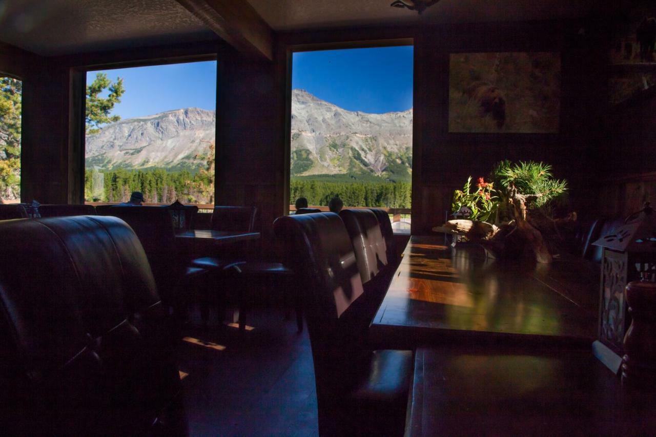 Summit Mountain Lodge And Steakhouse East Glacier Park Village Bagian luar foto