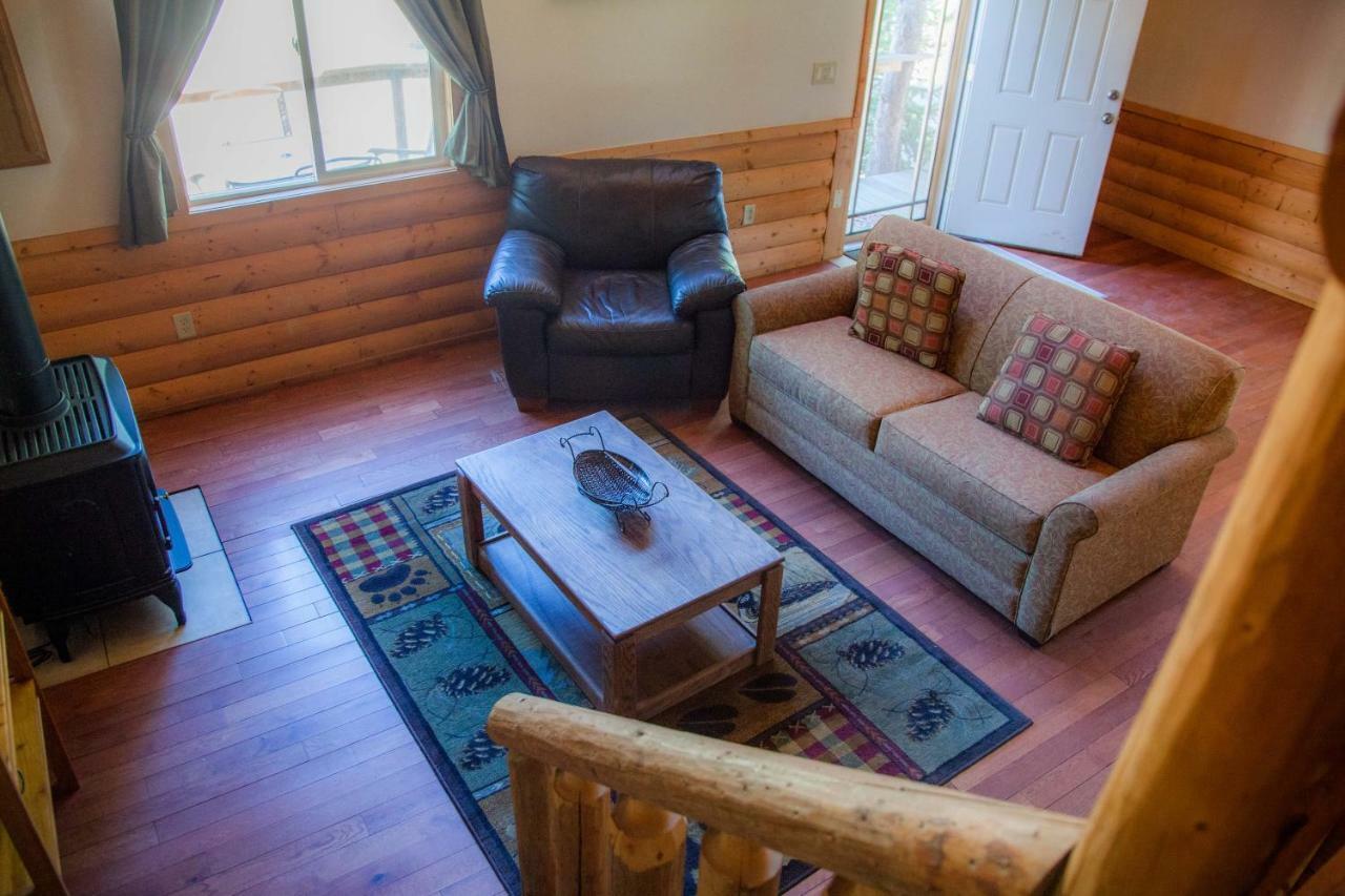 Summit Mountain Lodge And Steakhouse East Glacier Park Village Bagian luar foto